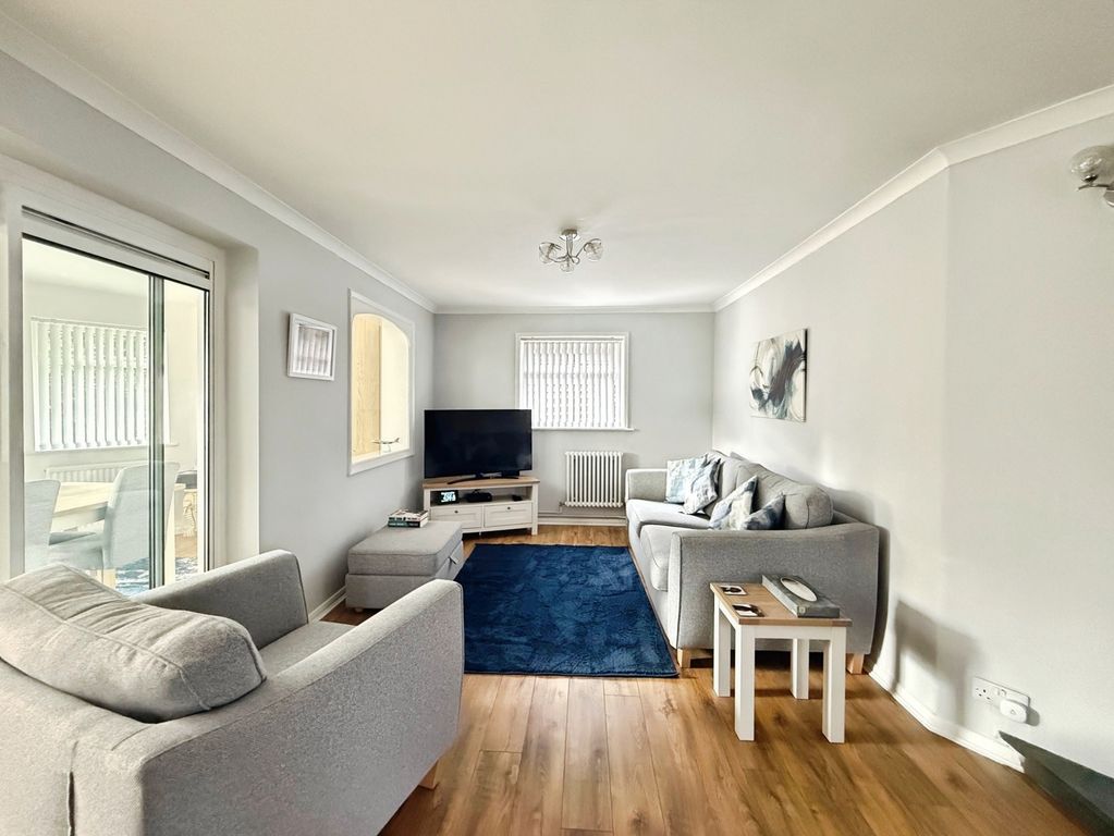 Property photo 3 of 16 Pbox-Img.Jpg