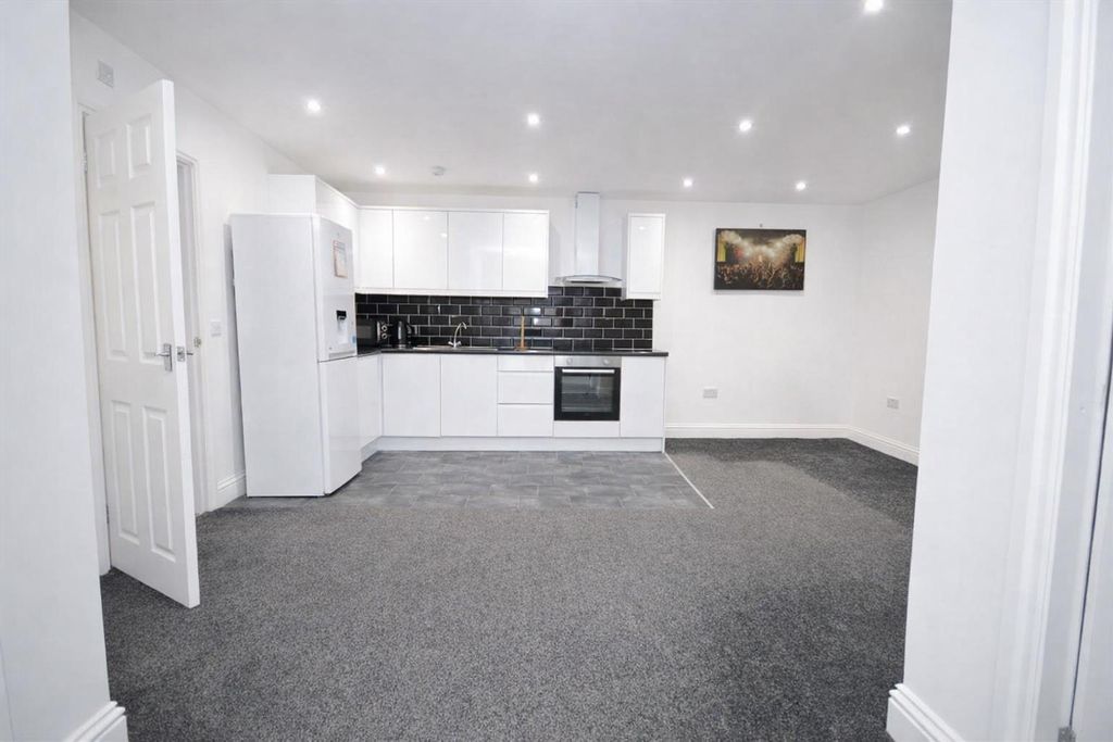 Property photo 1 of 8 Bank1.Png