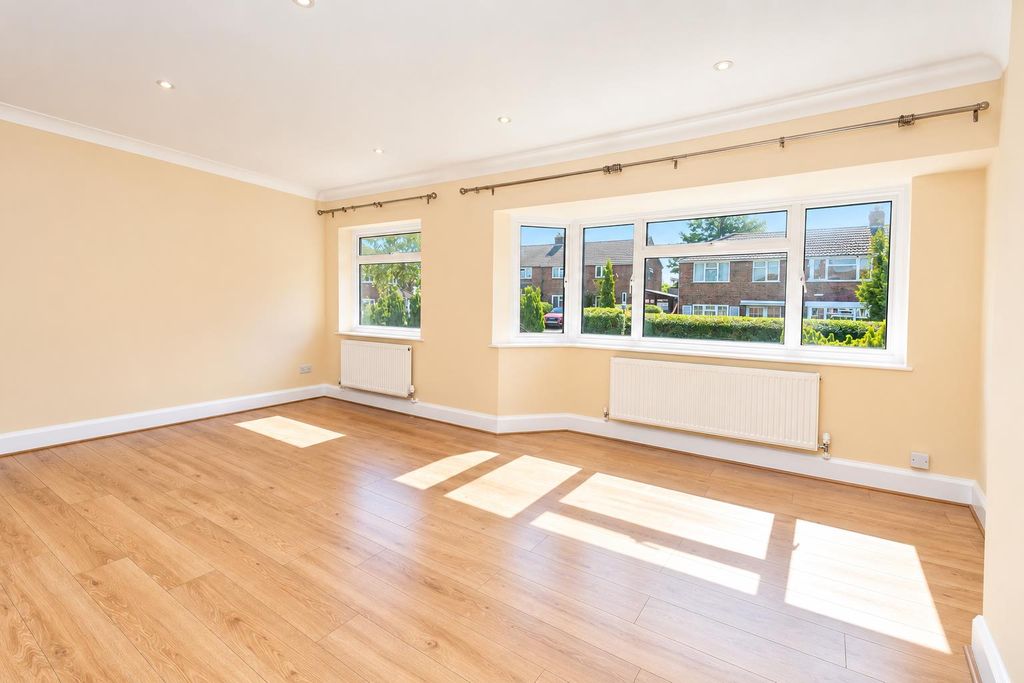 Property photo 2 of 9 2Ad13631-3Ead-4Eee-B0A9-18Ab8262B53d.Png