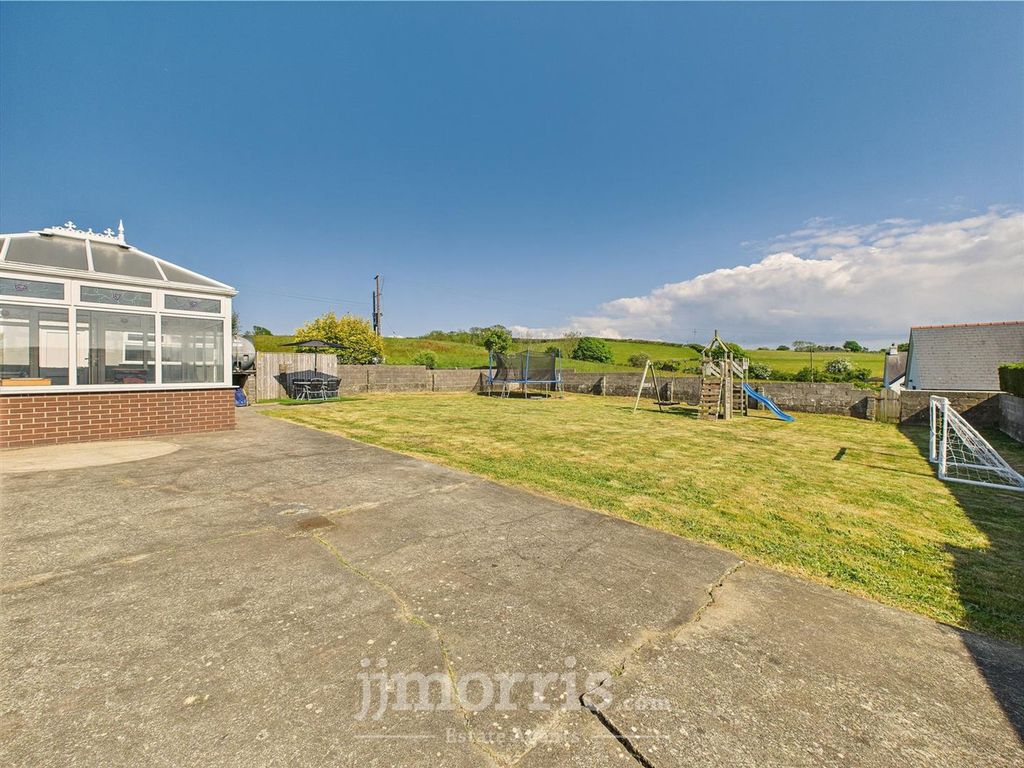 Property photo 3 of 37 Cam05297G0-Pr0048-Still034.Jpg