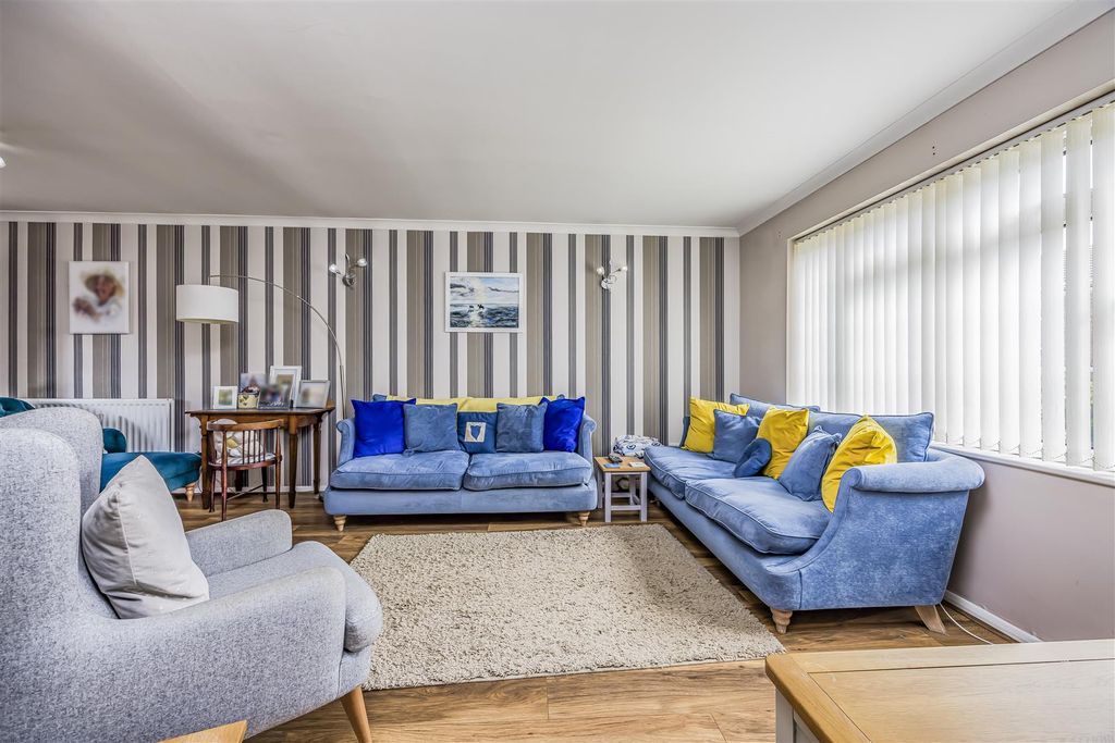 Property photo 2 of 16 Ithica Close, Hayling Island-Porticomarketing-Nexa