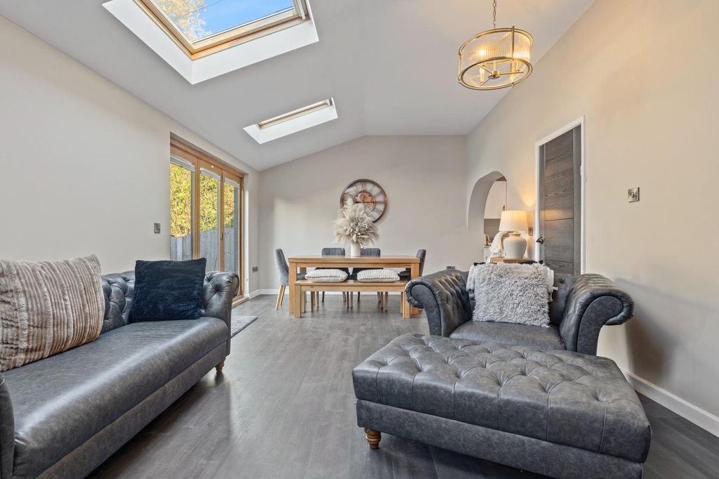 Property photo 3 of 20 Living Room / Dining Room