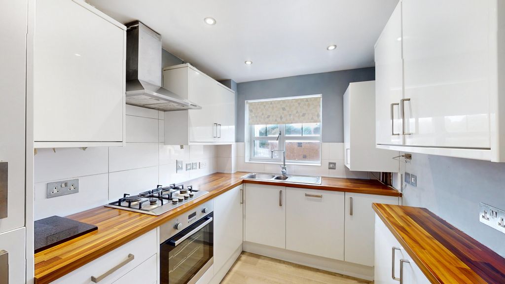 Property photo 1 of 14 2 Bedroom Flat Available To Rent In Sutton