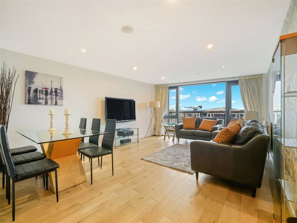 Property photo 2 of 16 Living Room