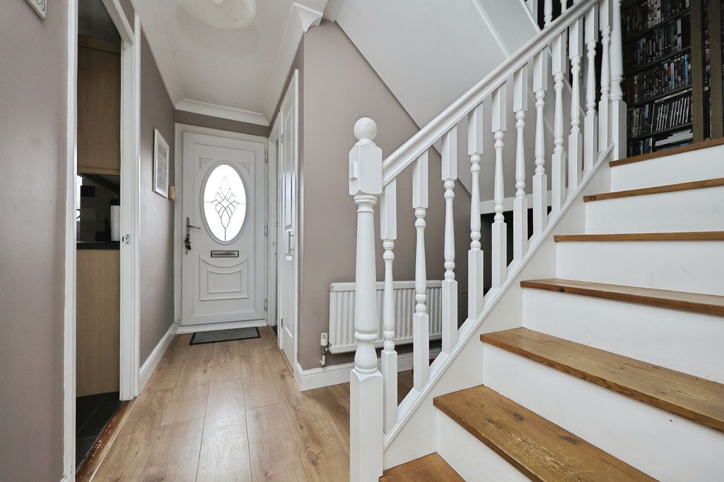 Property photo 2 of 12 Pbox-Img.Jpg