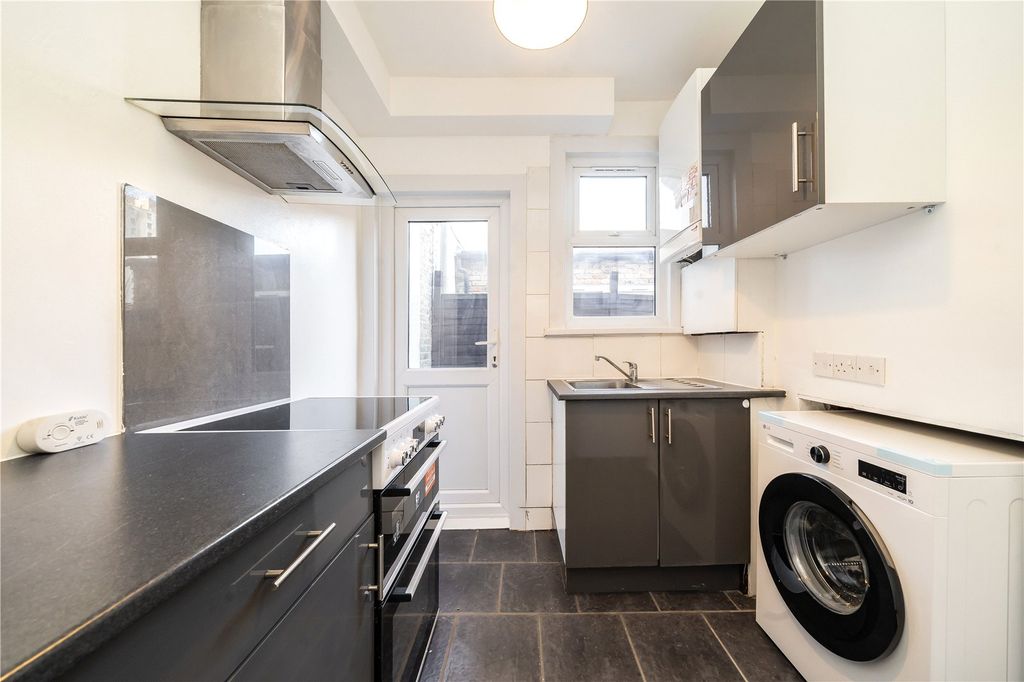 Property photo 3 of 9 Picture No. 07