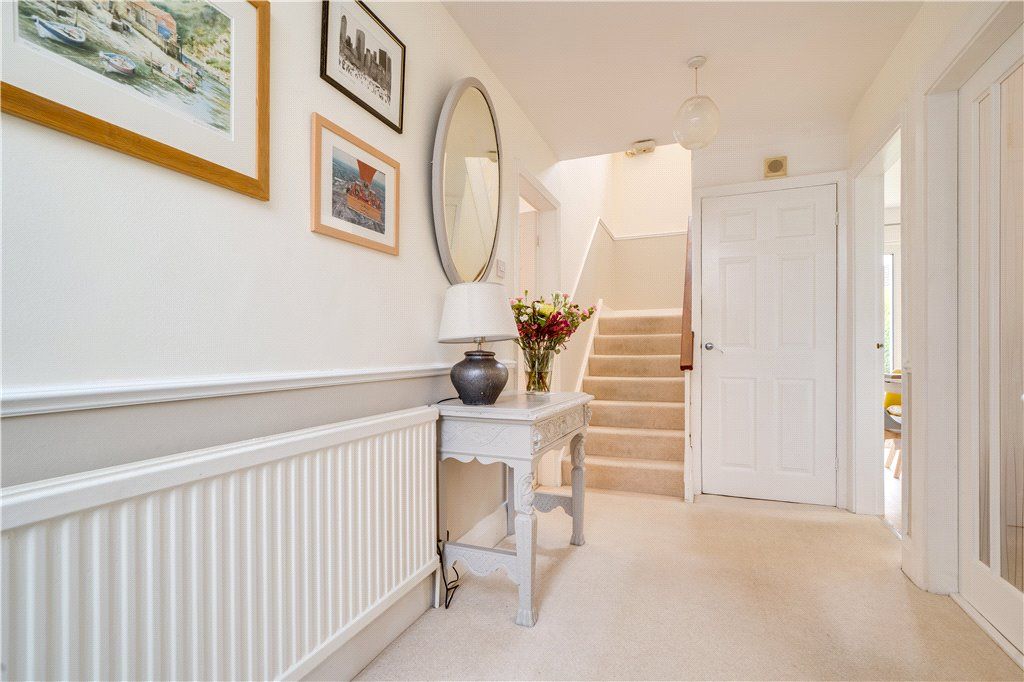 Property photo 3 of 20 Entrance Hallway