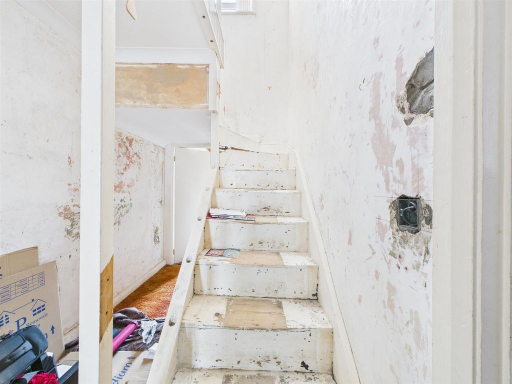 Property photo 3 of 17 Cam05474G0-Pr0047-Still003.Jpg