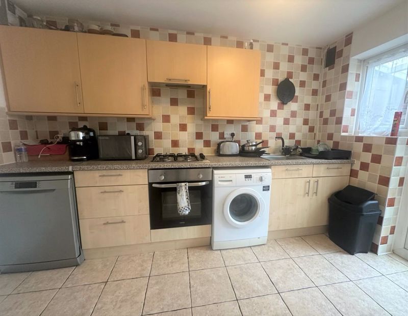 Property photo 2 of 7 Photo 6