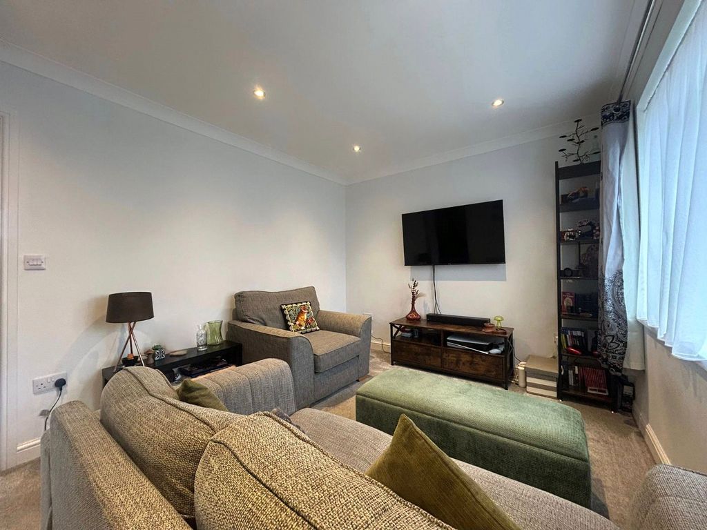 Property photo 2 of 14 Picture No. 24