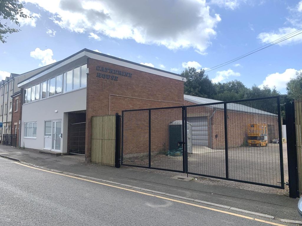Property photo 1 of 15 Industrial Unit, Offices &amp; Secure Yard