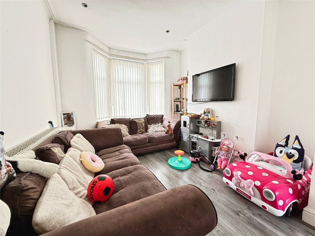 Property photo 3 of 11 Picture No. 10