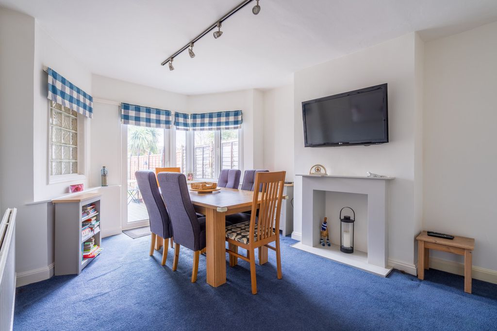 Property photo 3 of 14