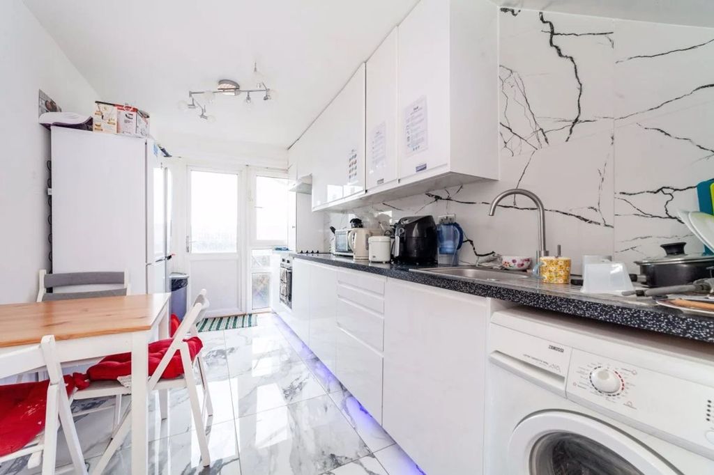 Property photo 1 of 26 Kitchen