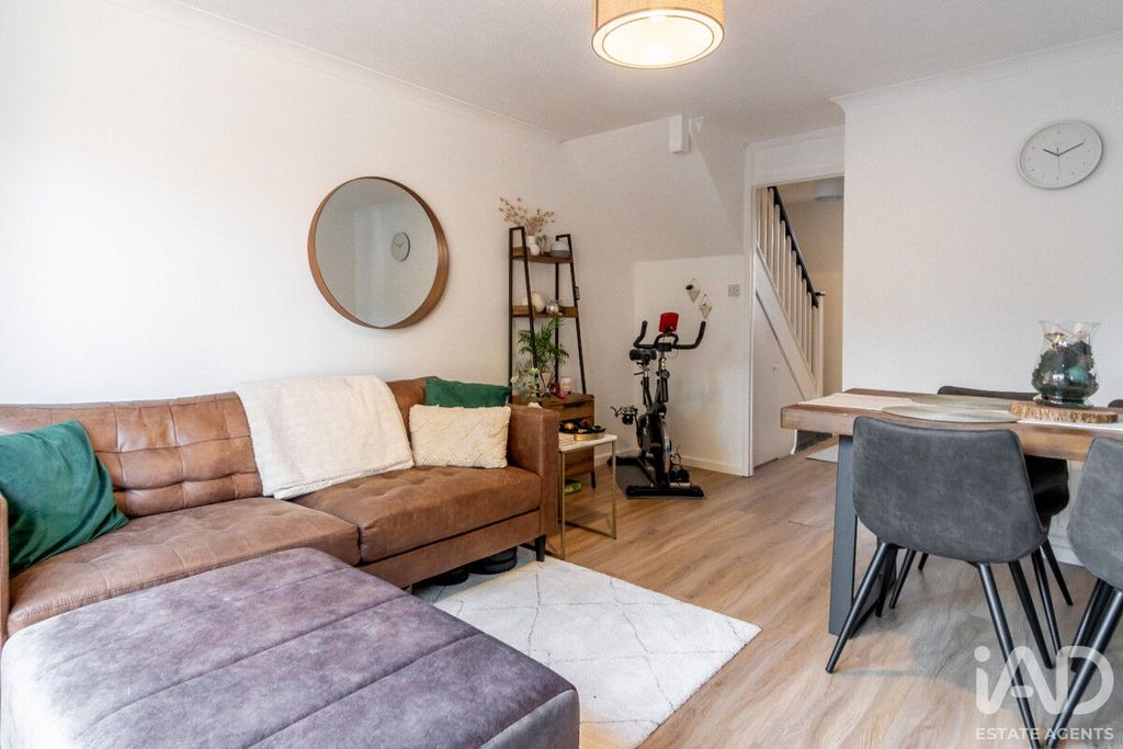 Property photo 3 of 17