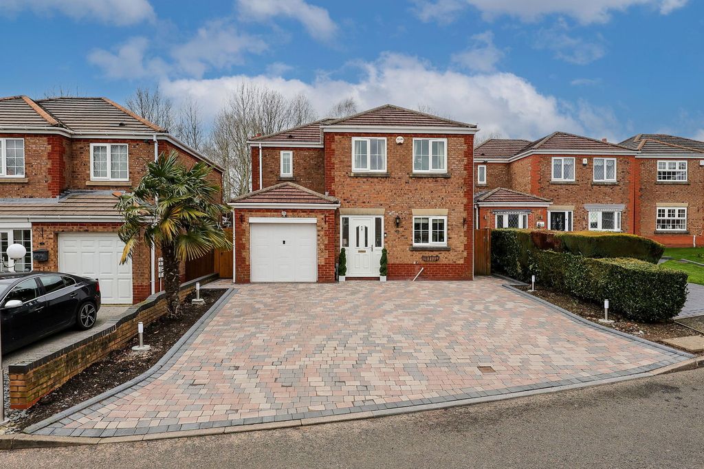 Property photo 1 of 46