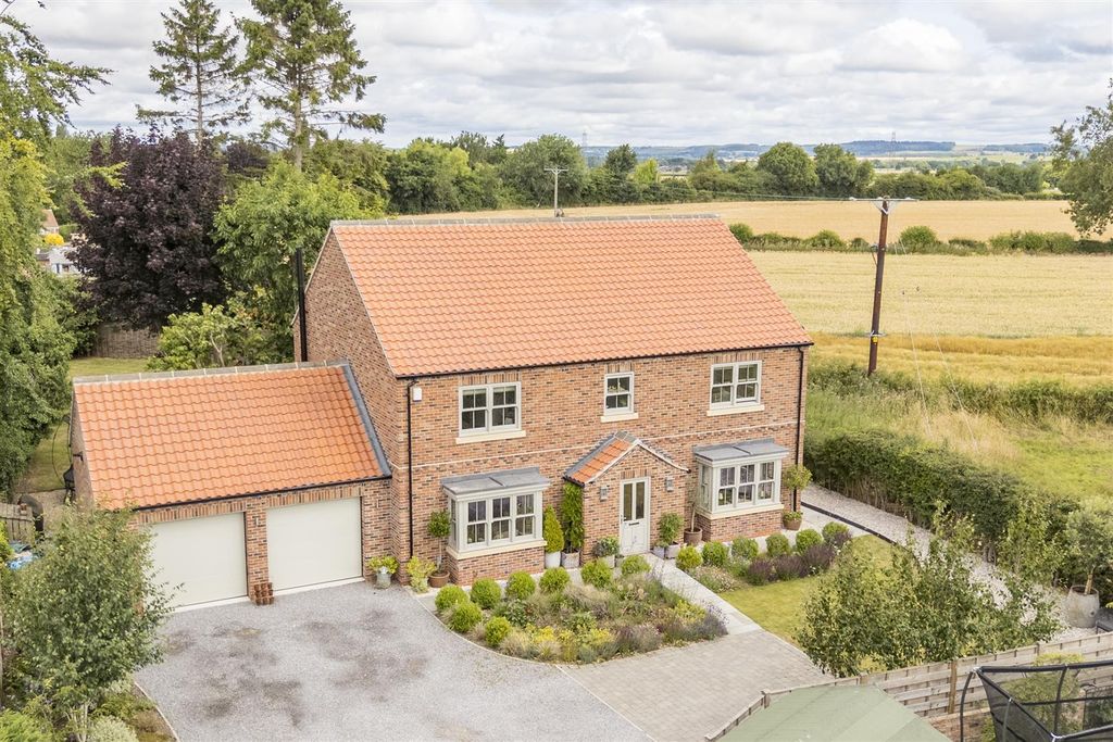 Property photo 1 of 52 Maple_View_Externals_17.Jpg