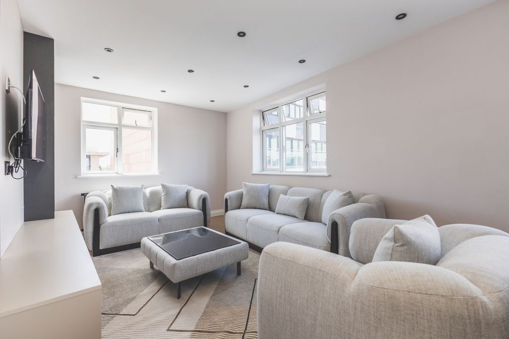 Property photo 1 of 7 Selection Of 3 Bedroom Apartments To Rent