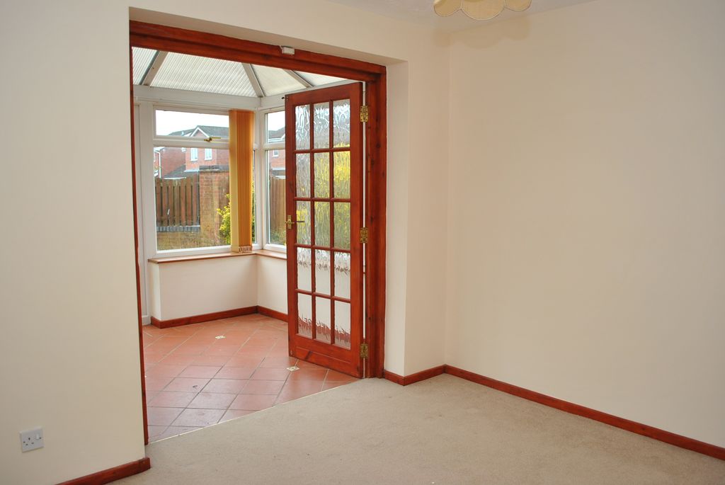 Property photo 3 of 12 Dining Room