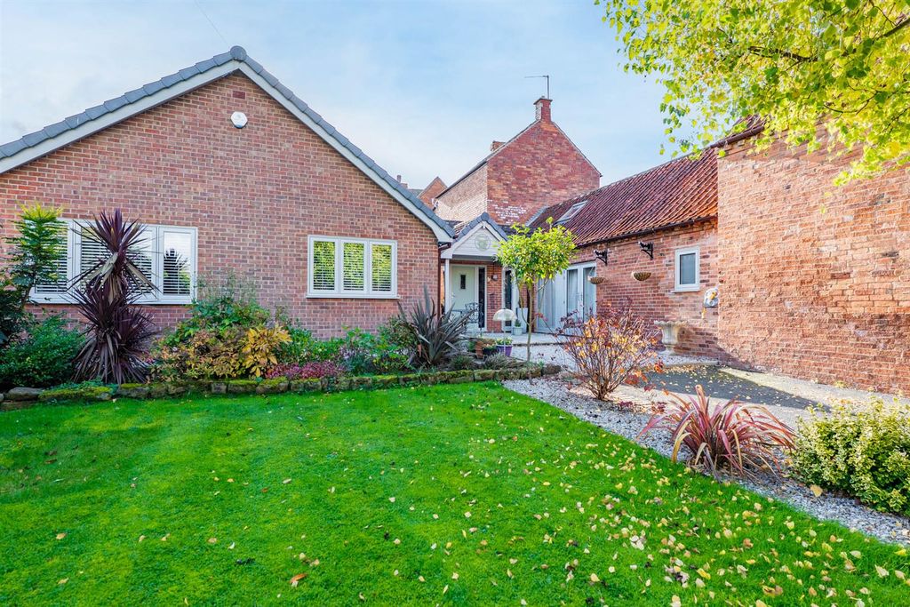 Property photo 1 of 30 Hollies Farm-02.Jpg