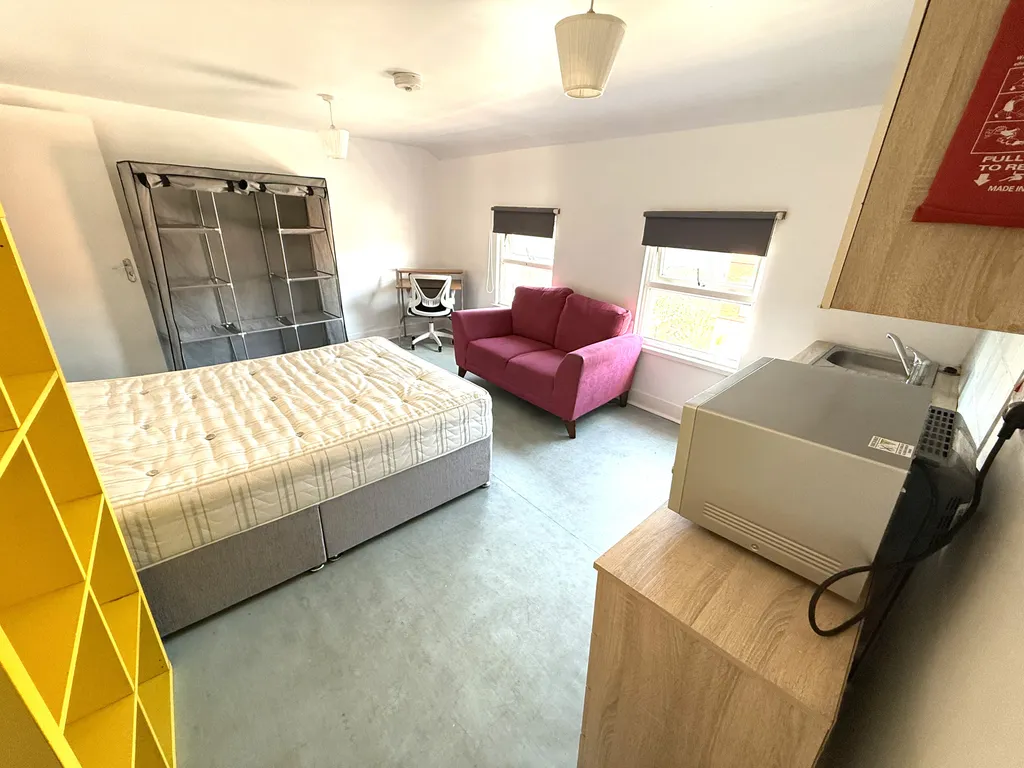Apartment in Reading, Katesgrove, Coley - More