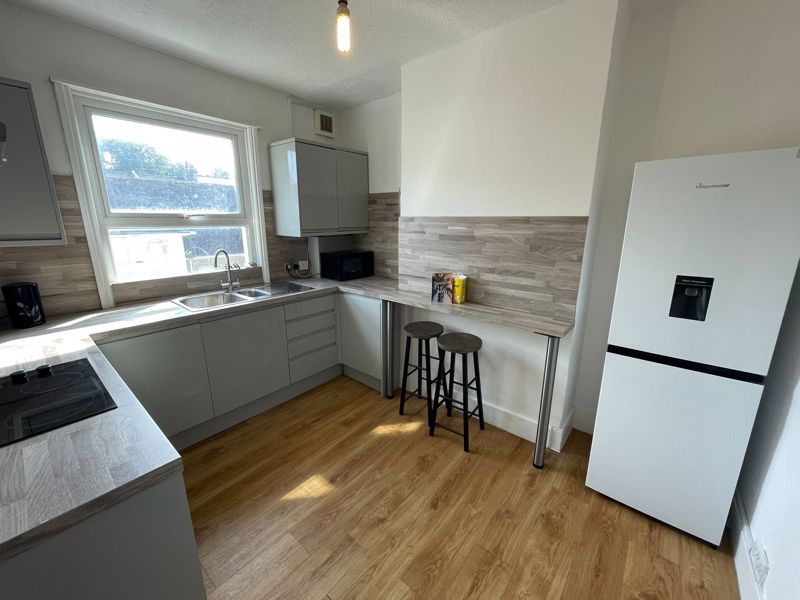 Property photo 1 of 9 Photo 14