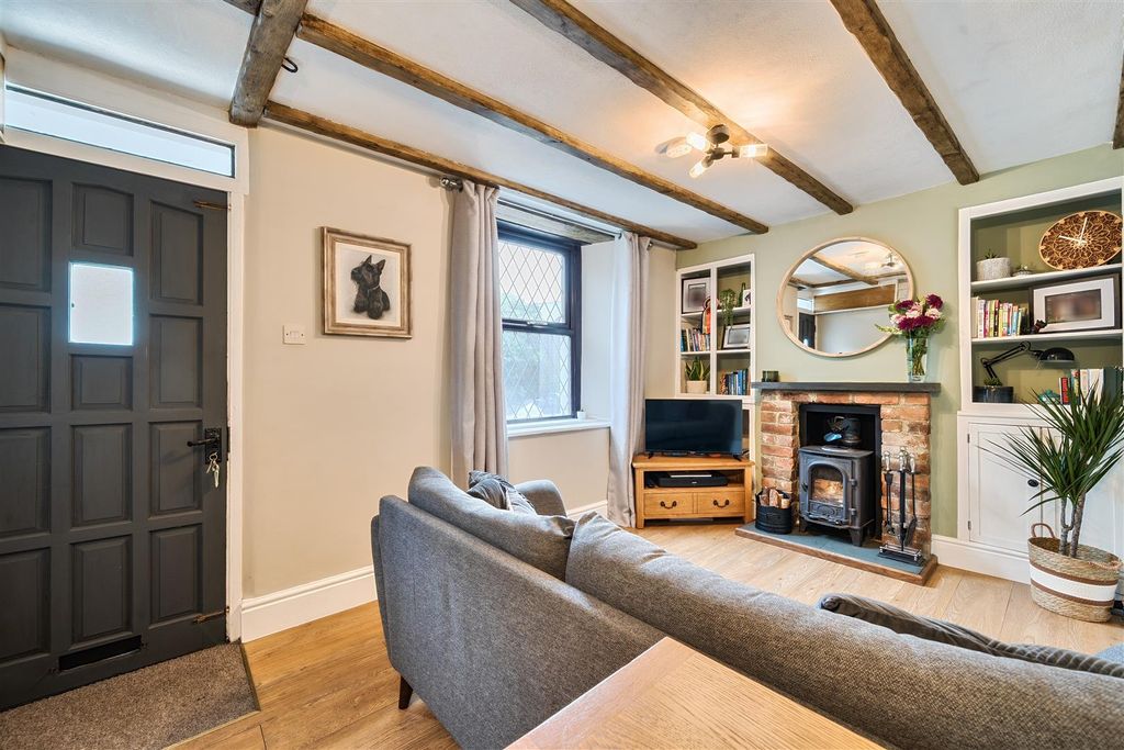 Property photo 2 of 17 Sunnydale Sittingroom.Jpg