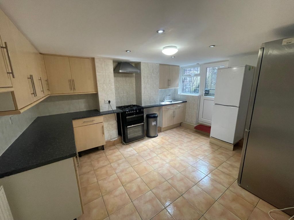 Property photo 2 of 12 Picture No. 04