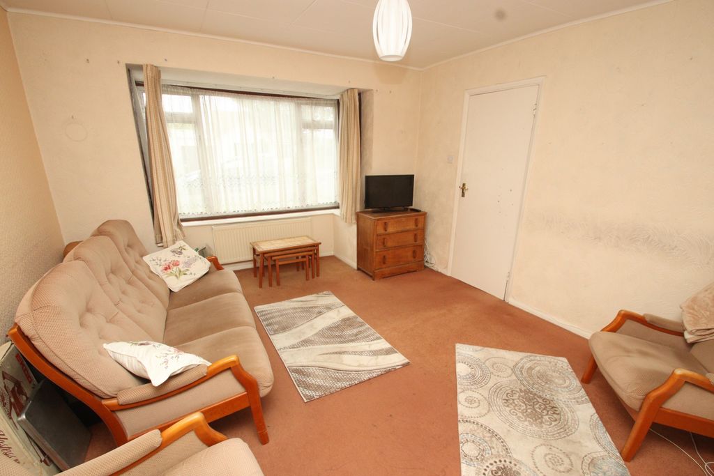 Property photo 2 of 17 Photo 4