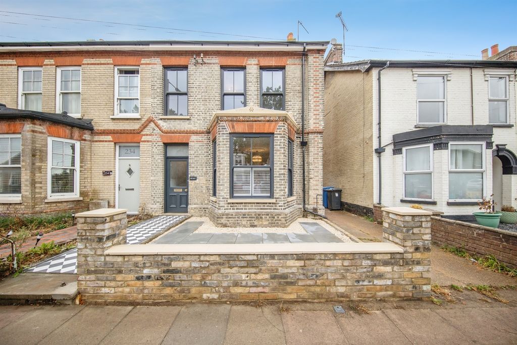 Property photo 1 of 23