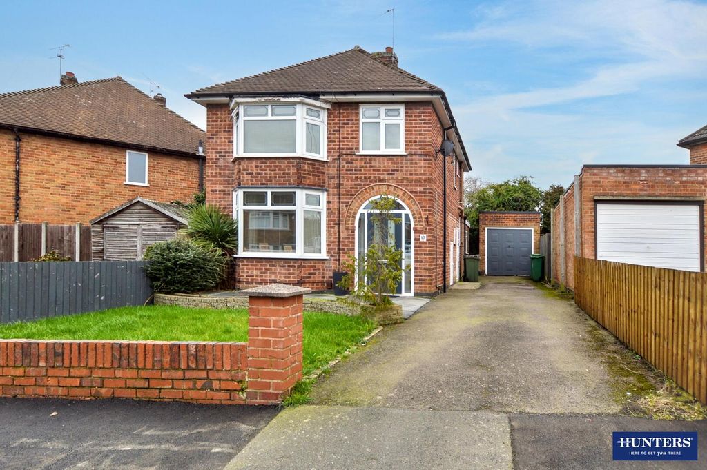 Property photo 1 of 11 Front (Exterior)