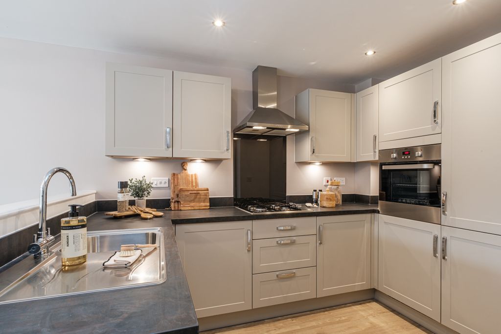 Property photo 1 of 10 Greenwood Kitchen