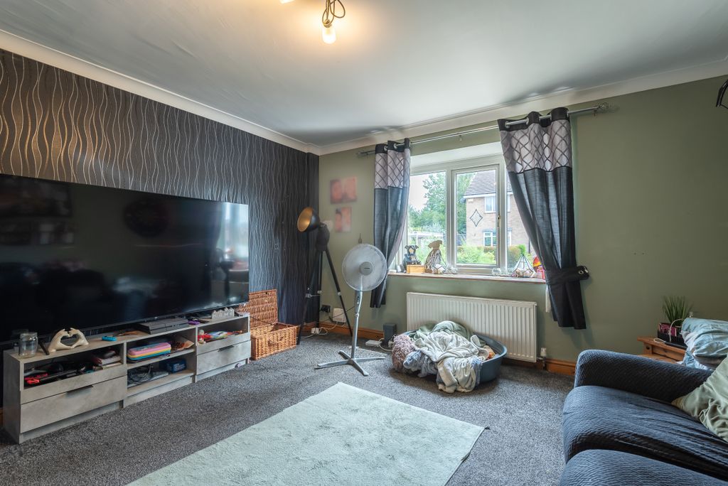 Property photo 2 of 26