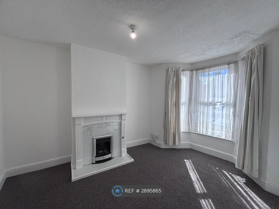 Property photo 2 of 9 Living Room