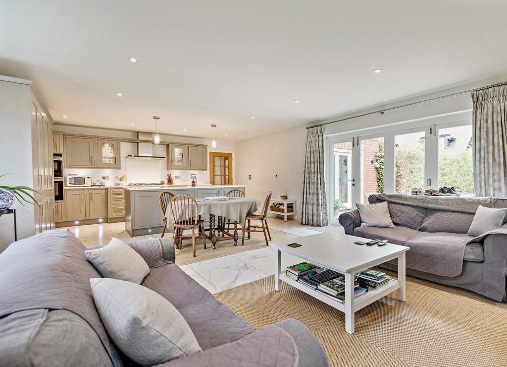 Additional image 2 of 5 bed detached house for saleThe Shires, Littlewick Green, Berkshire SL6