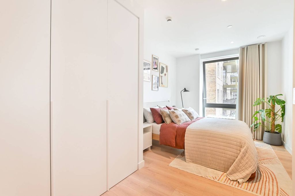 Property photo 1 of 35