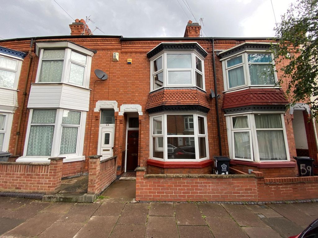 Property photo 1 of 18