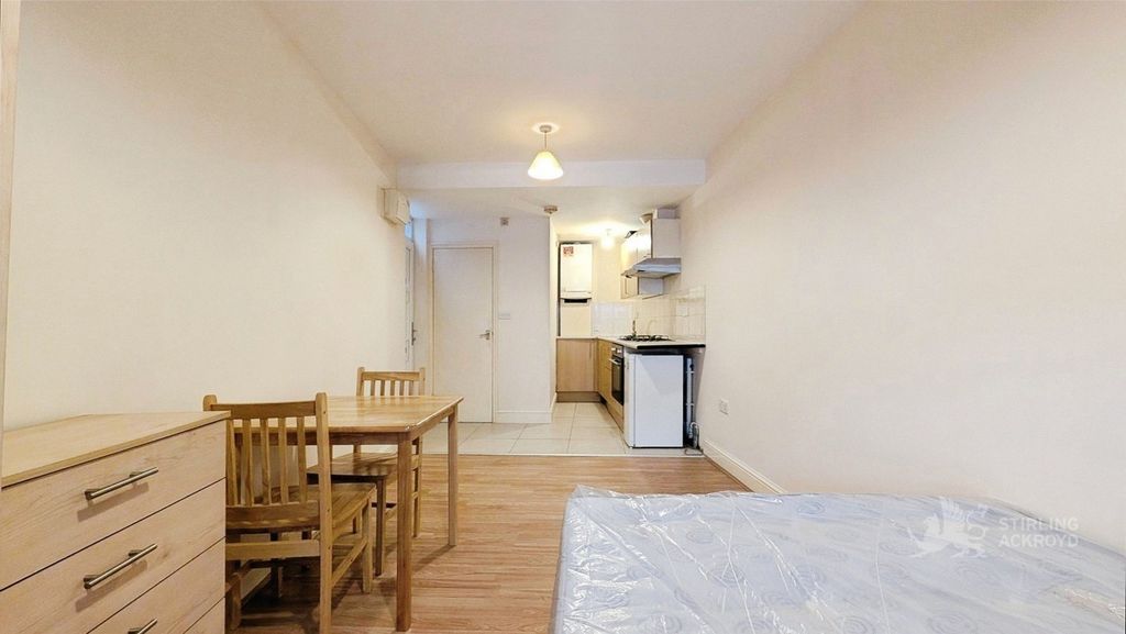 Property photo 1 of 6 Studio