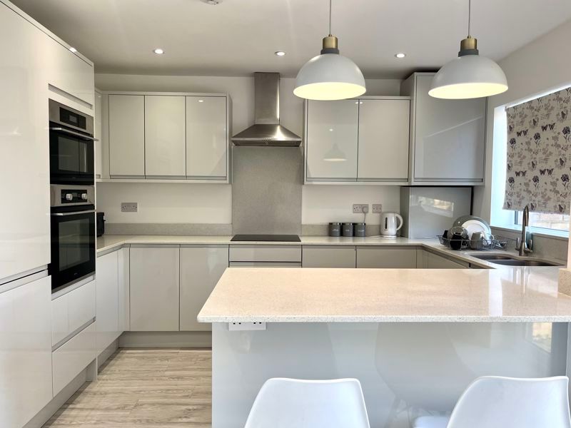 Property photo 3 of 31 Photo 24