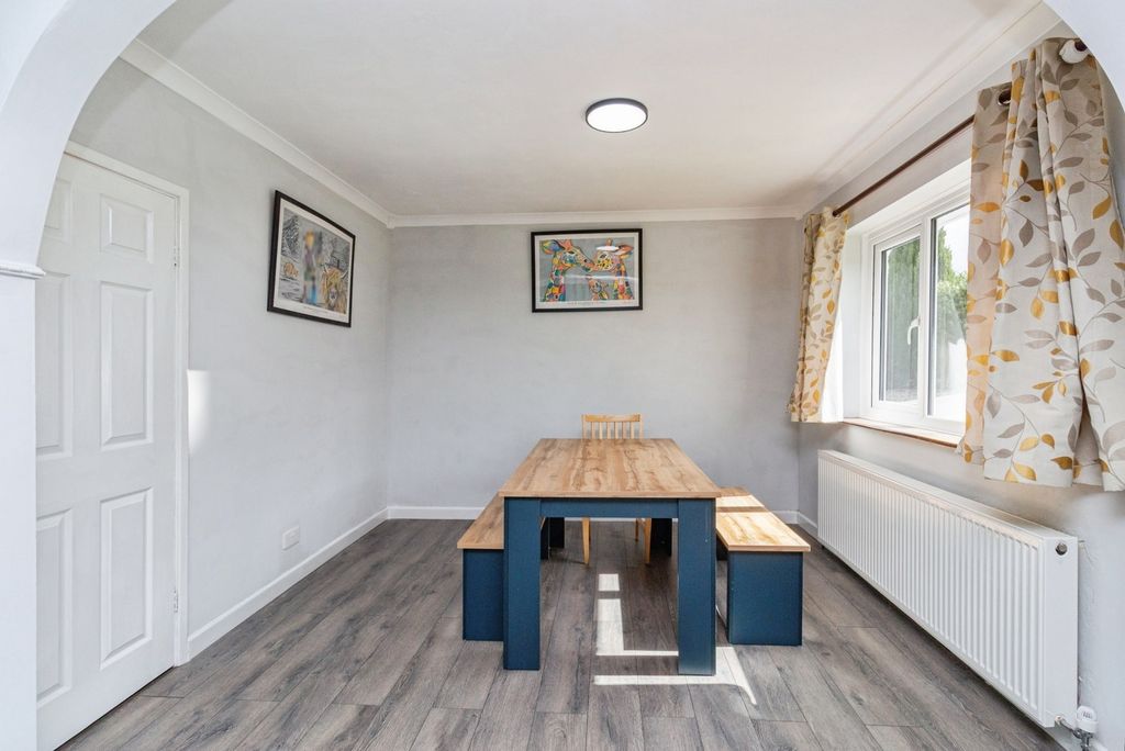 Property photo 3 of 14 Dining Room