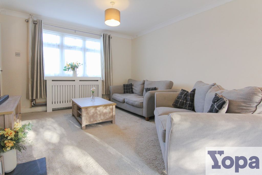 Property photo 3 of 34 Img_9640