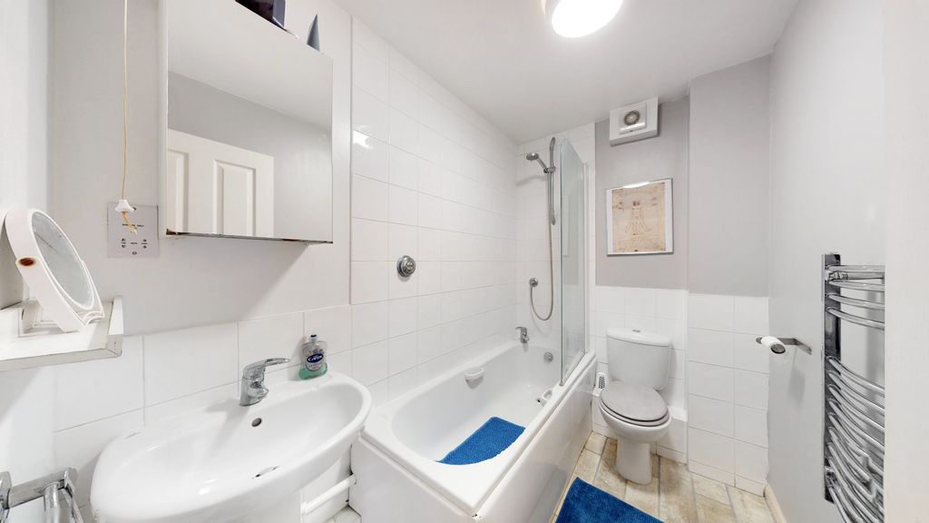 Property photo 2 of 8 5376853