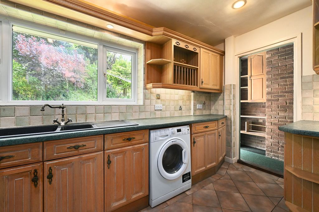 Property photo 2 of 24