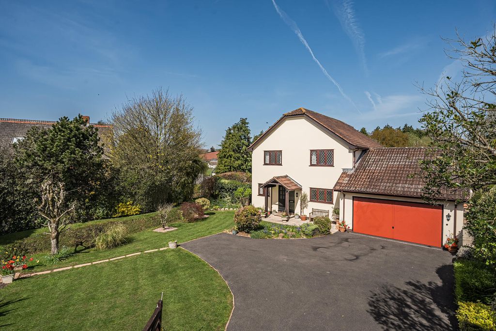 Property photo 1 of 32 Front (Exterior)