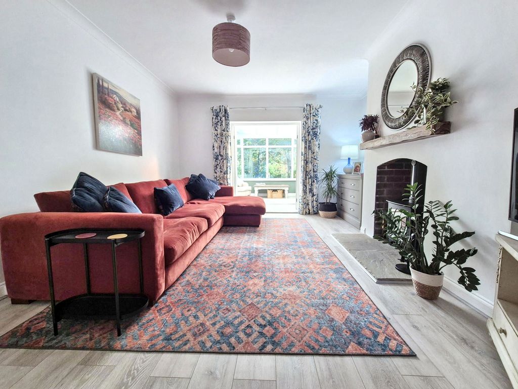 Property photo 2 of 36