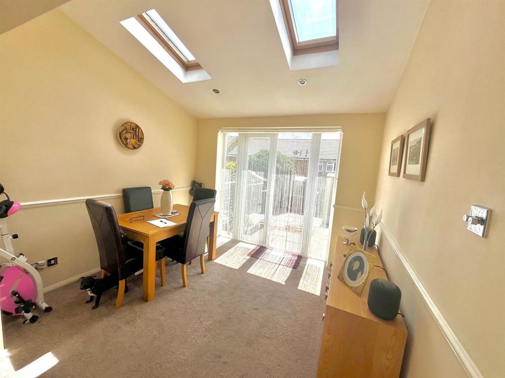 Property photo 2 of 9 1000040961.Jpg