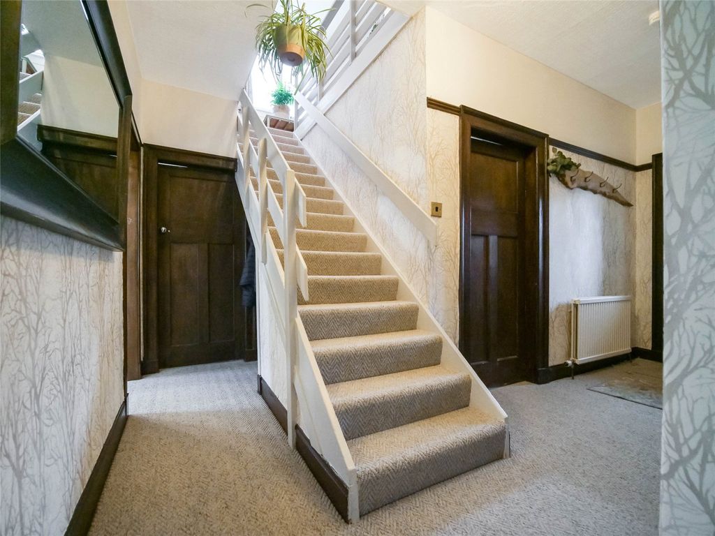 Property photo 2 of 20 Entrance Hallway