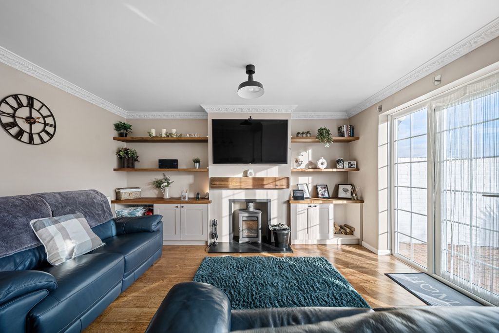 Property photo 2 of 16 4767304