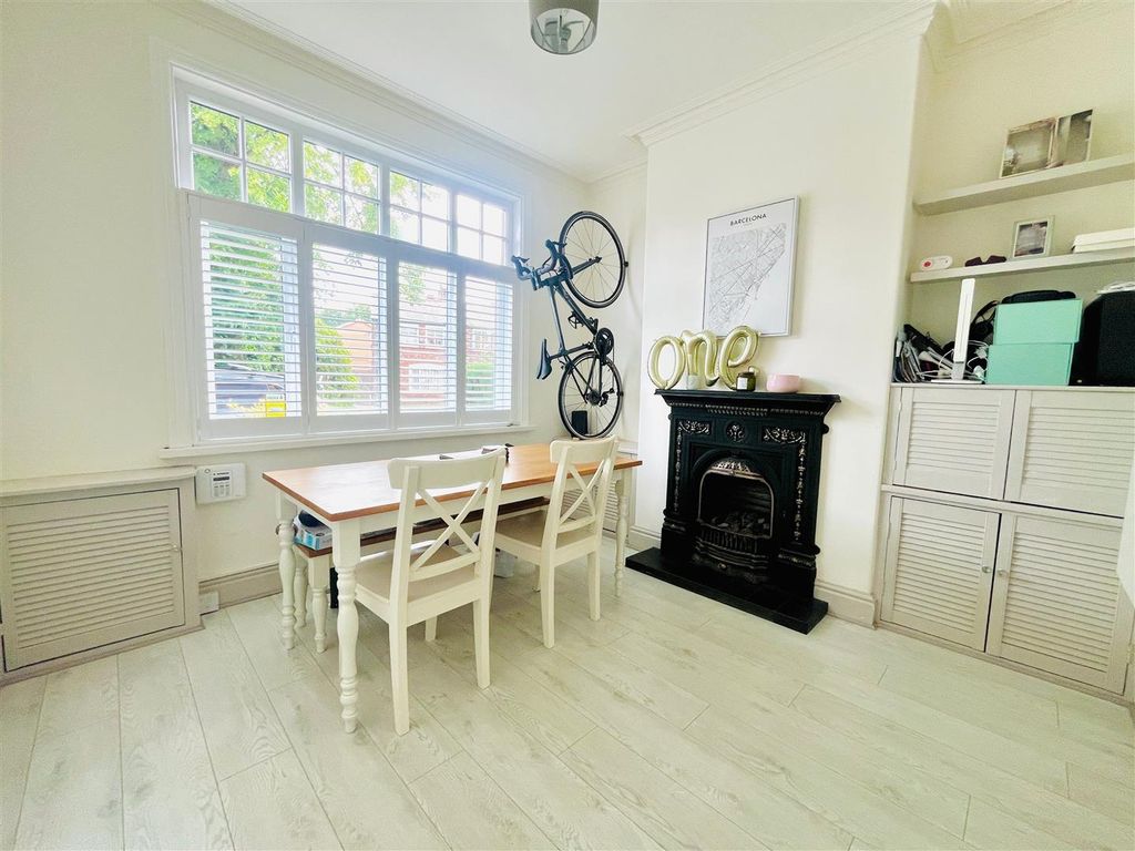 Property photo 2 of 21 Dining Room