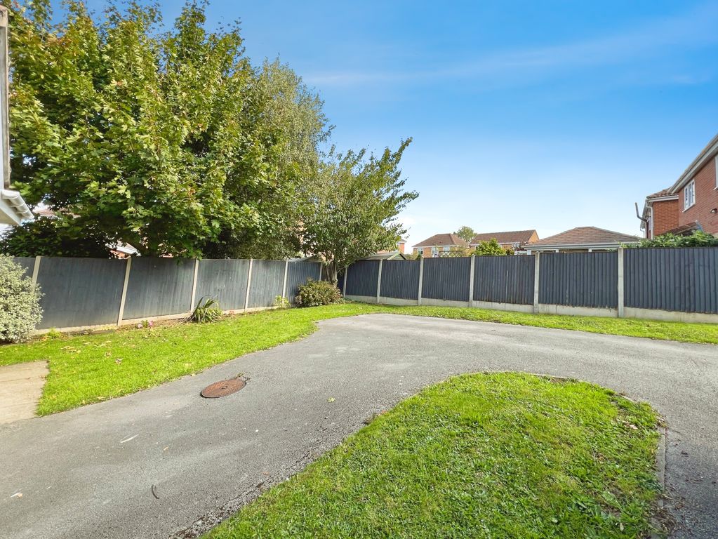 Property photo 2 of 23